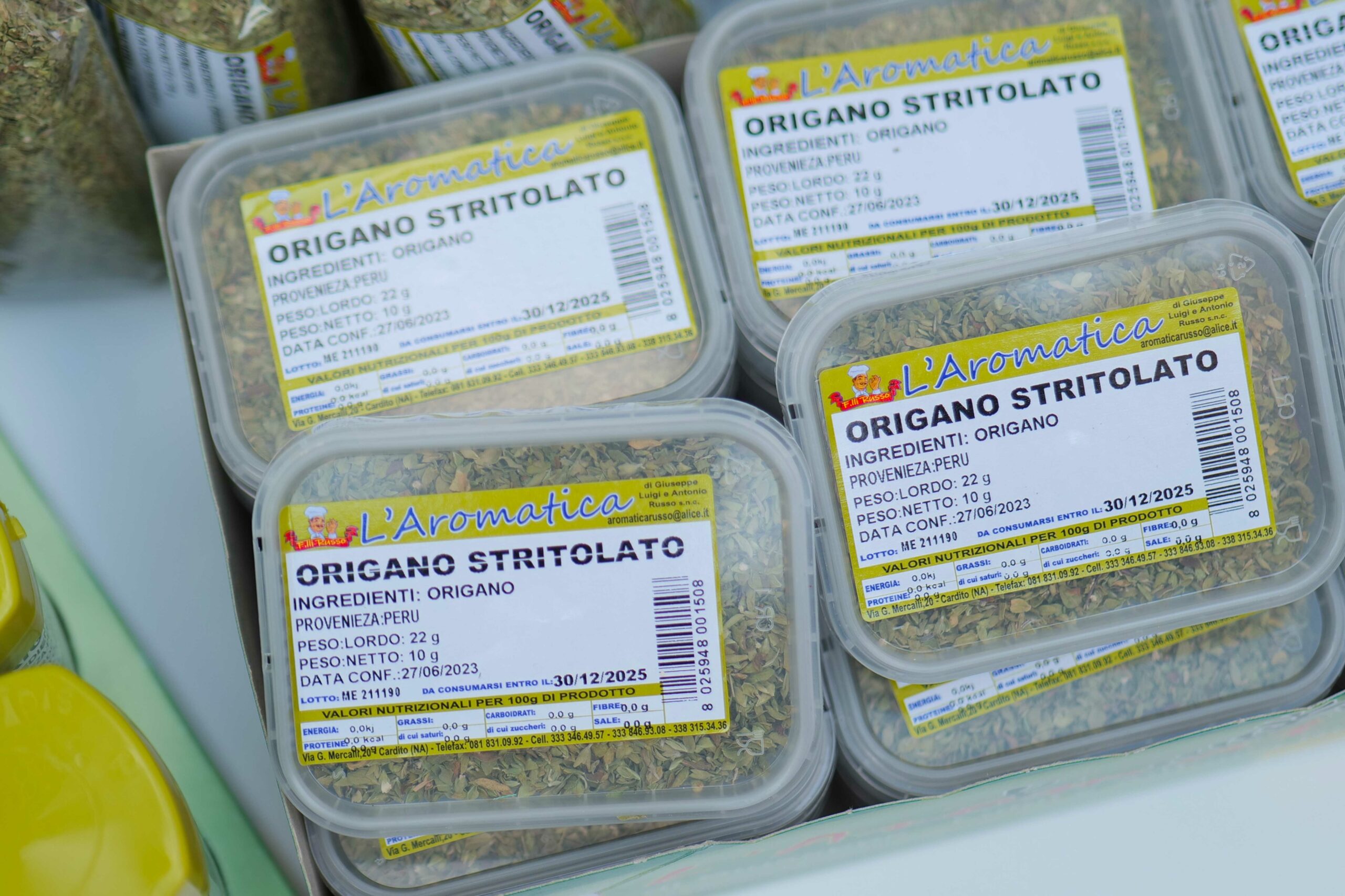origano stritolato varie confezioni e varie grandezze ideali sia da vendere al dettaglio che per uso di ristoranti e ristoratori