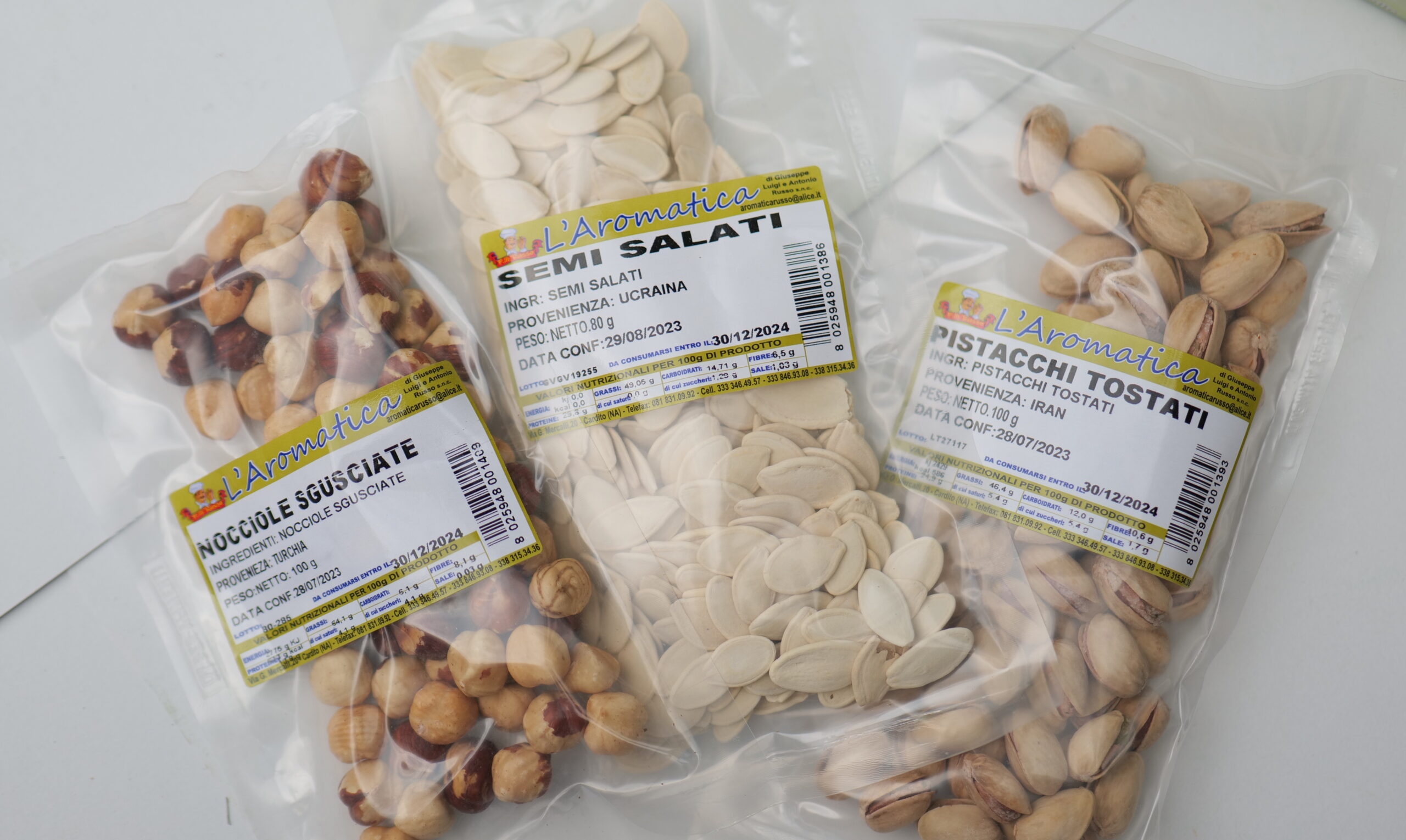 nocciole sgusciate semi salati pistacchi tostati